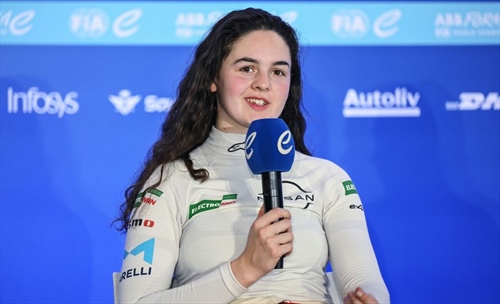 Abbi Pulling domina il Woman's Test e sogna la Formula E: «In futuro vorrei un sedile»