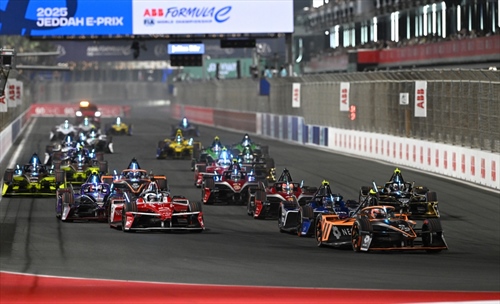 Clamoroso in Formula E, tutti i piloti contro la direzione gara: è scontro con la FIA