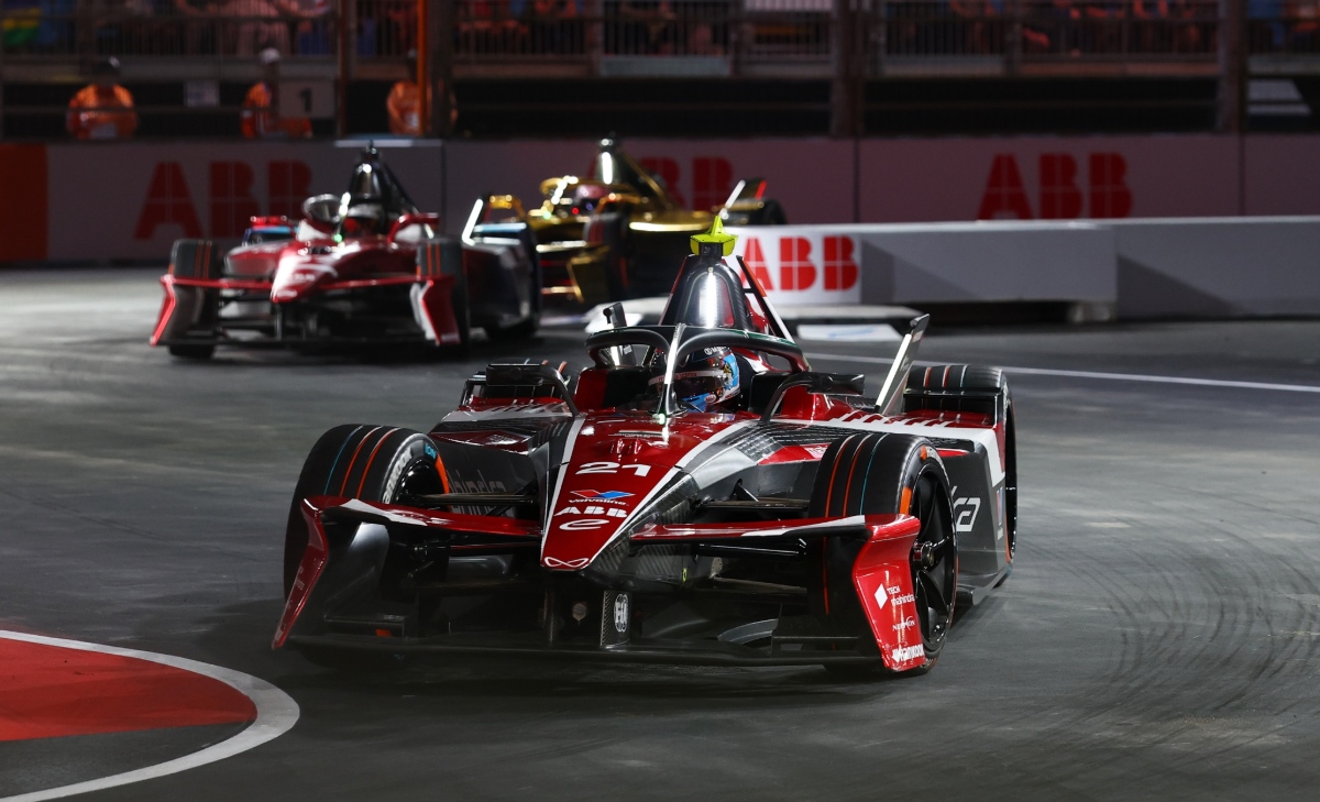 E-Prix Londra - Qualifiche: De Vries in pole, Wehrlein insegue. Dennis quasi K.O.