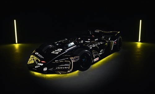 Jaguar accende l’era GEN4