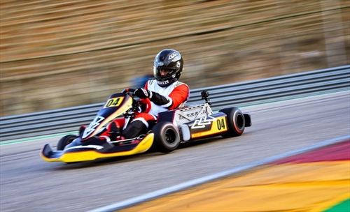 La FIA apre una nuova era: nasce il campionato E-Karting