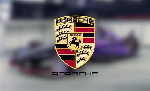 Porsche ricomincia da zero: nuovo nome, nuovi sponsor e nuova livrea: tutte le foto