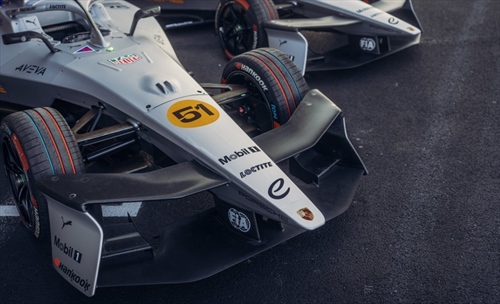 Porsche, svelata la livrea speciale per il weekend di Città del Messico: tutte le foto